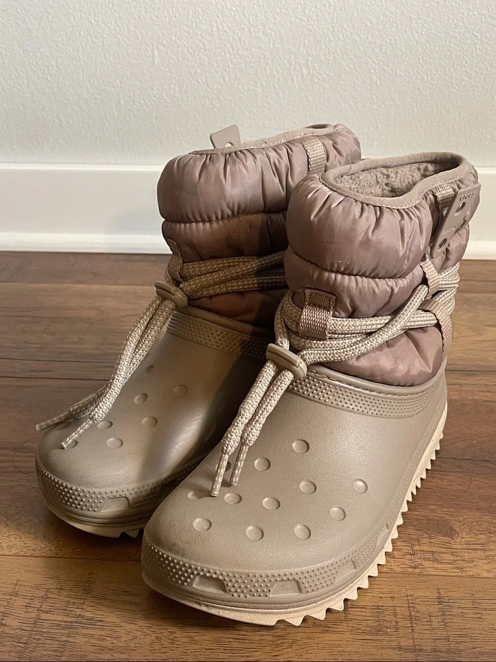 Crocs Classic Neo Puff Luxe Boots Size 8